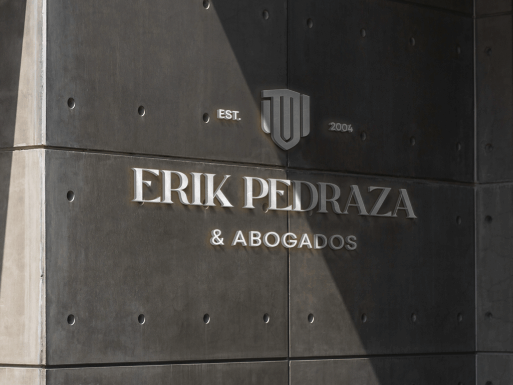 Identidad visual para despacho jurídico especializado en asesoría legal empresarial
